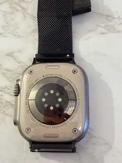 Apple Watch Ultra  49 MM titanium & ceramic case