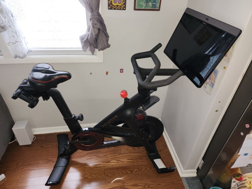 Peloton Bike+, Shoes, Weights And Mat