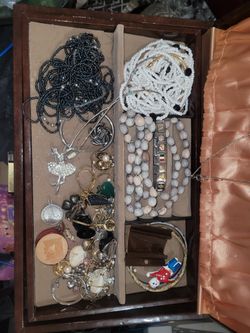 Jewelry And Jewelry Boxes 