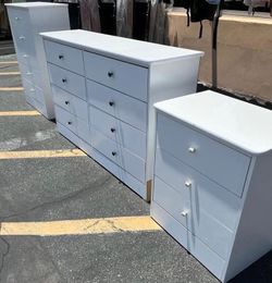 White 8 , 5 and 3 drawer set (( 3 piece set