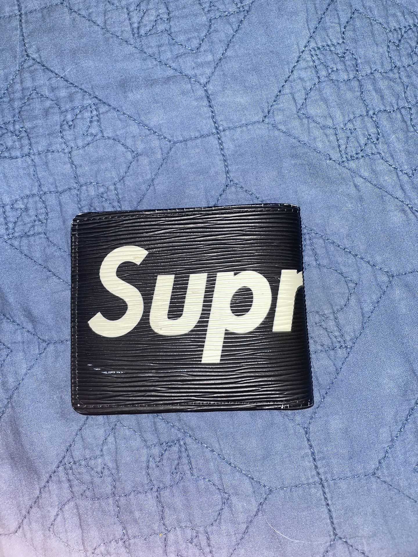 Supreme LV card holder for Sale in Stanton, CA - OfferUp