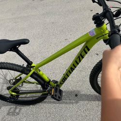 Specialized Rockhopper Bike - 2022, Size M 🚲