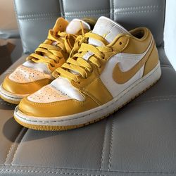 Nike Dunk Low - Mustard yelllow