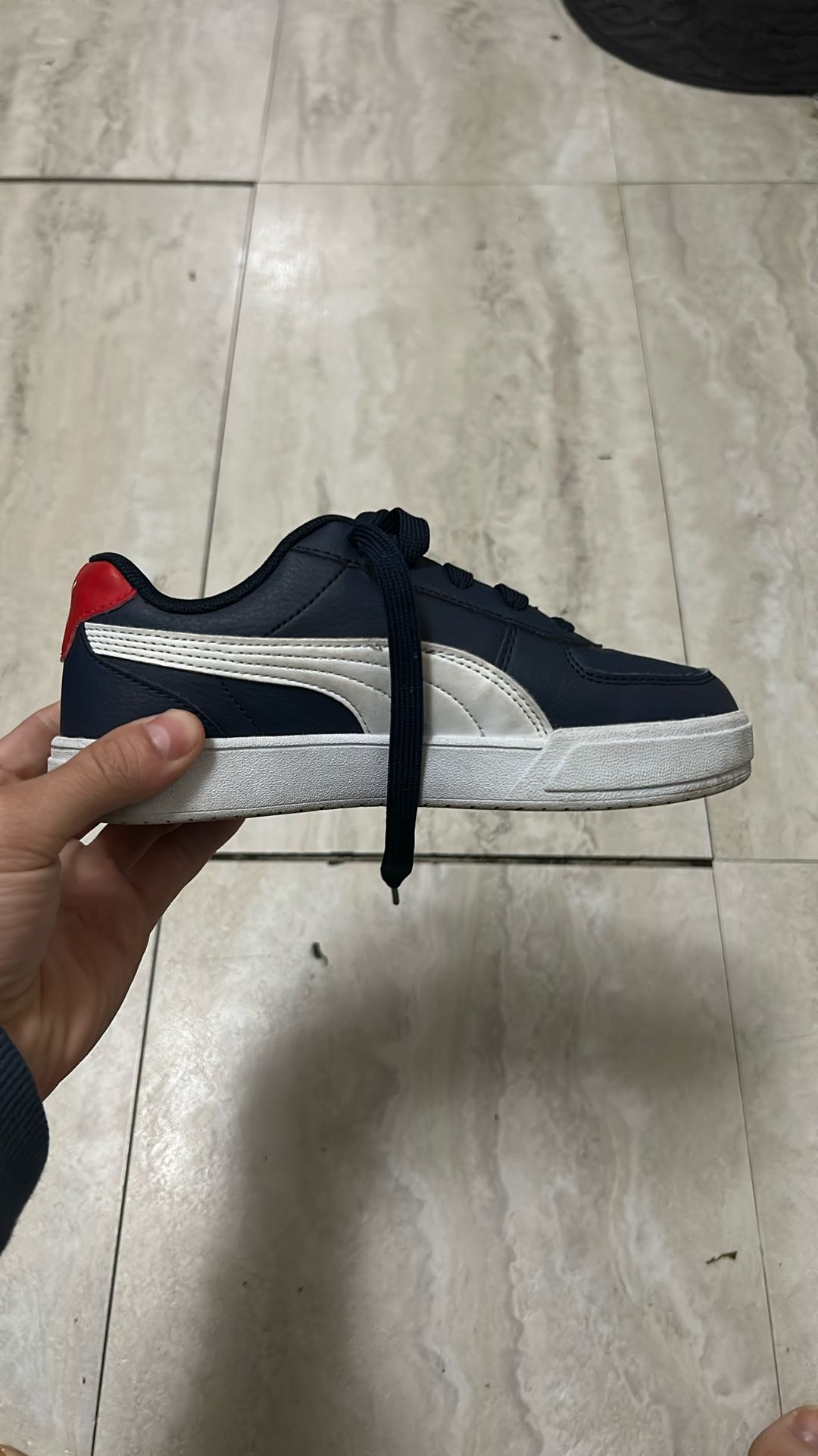 Kids Sneaker Size 1C