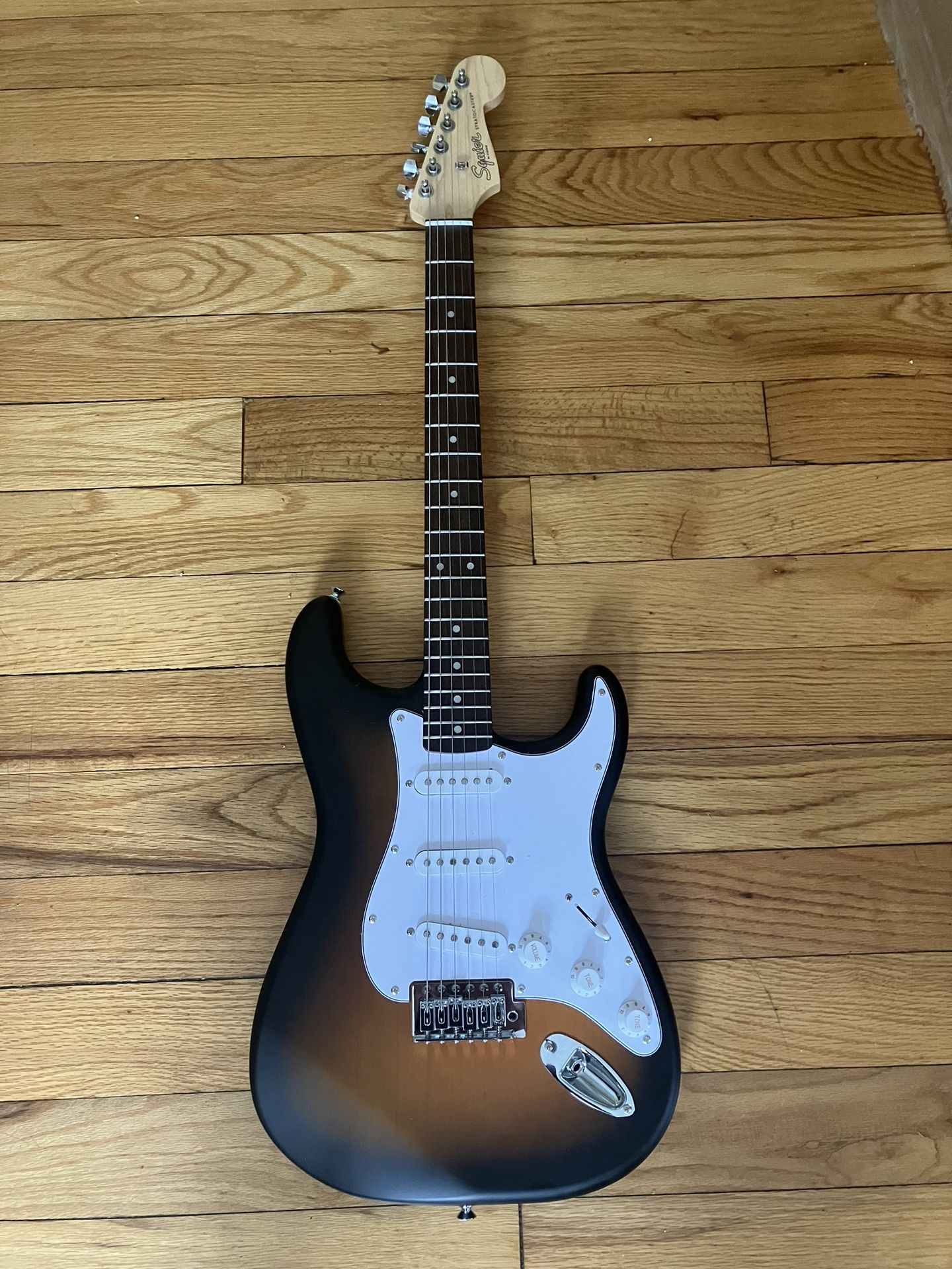 Squier Debut Series Stratocaster - Sunburst