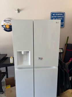 LG Side-by-Side Refrigerator LRSXS2706W