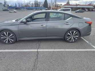 2019 Nissan Altima Platinum 