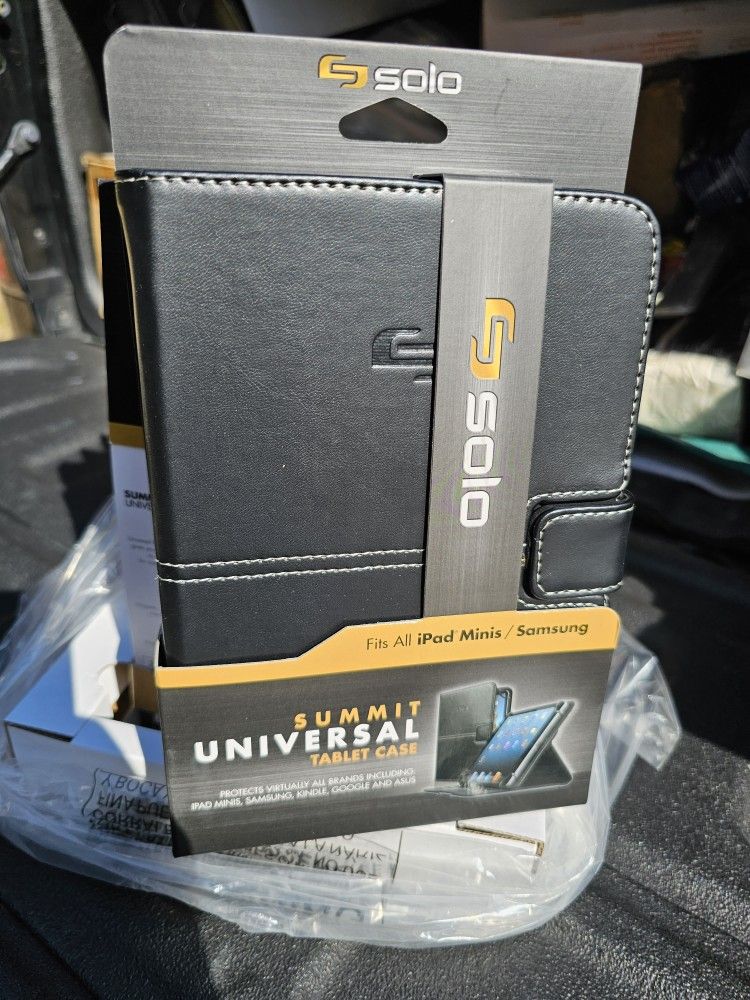 Solo New York Summit Universal Tablet Case for 5.5 Inch to 8.5 Inch Tablets, Black