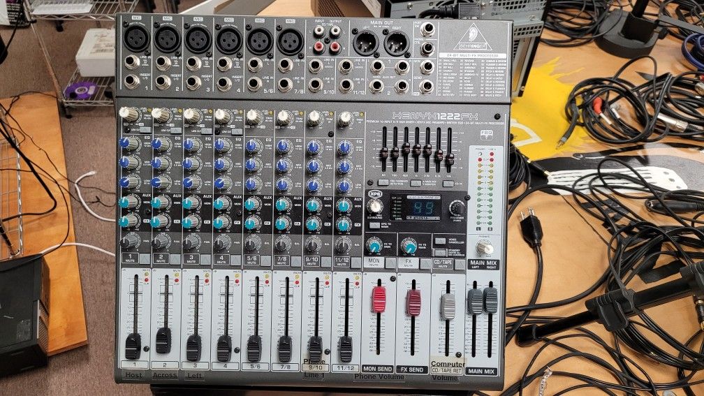 Behringer XENYX 1222 FX