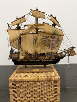 Navio Espanol Ano 1690 Wooden Sail Ship Model. 28" Long 24" Height, 12"W