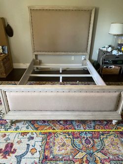 Queen size bed with mattress