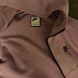 Nike tech