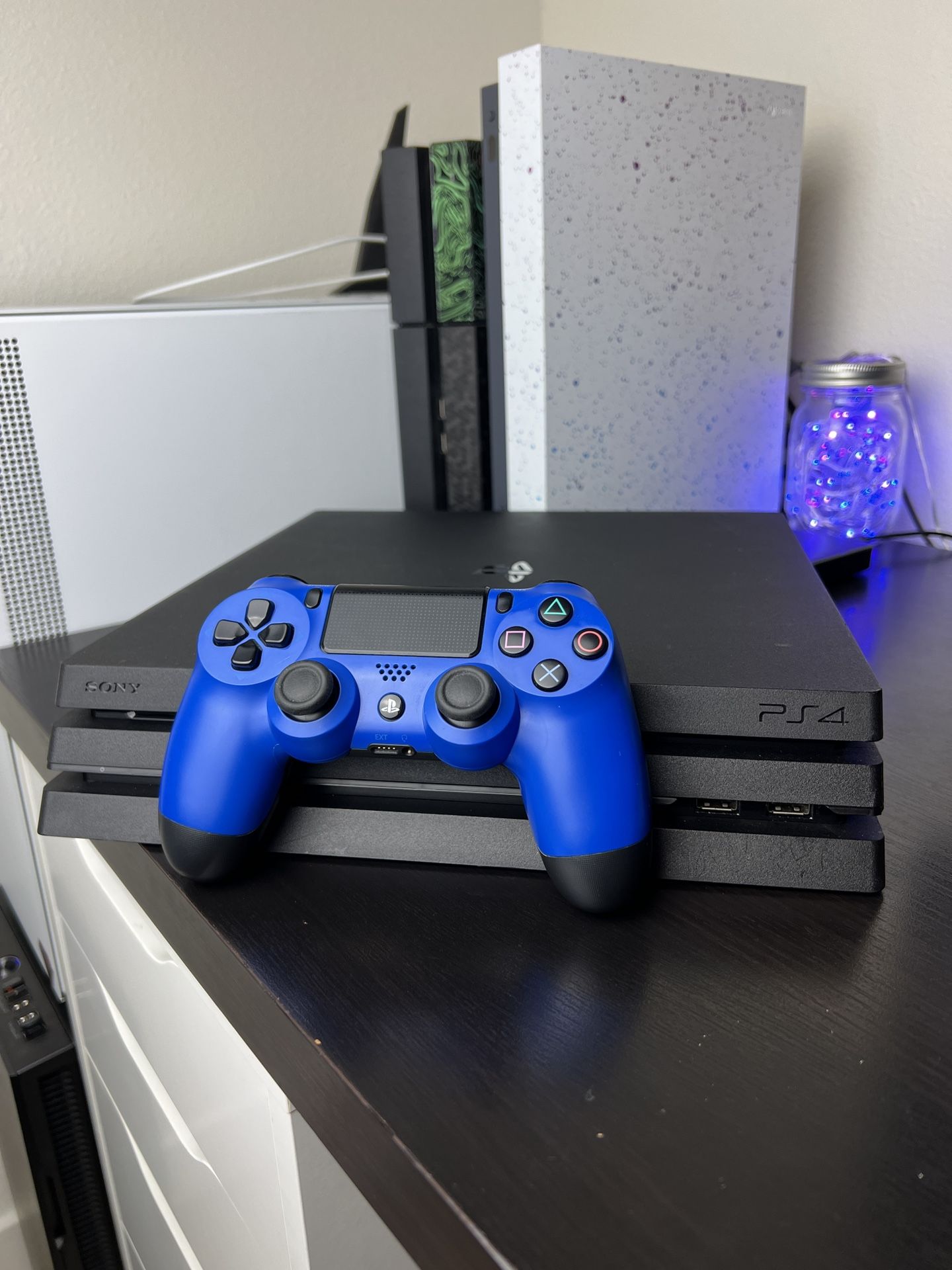 PlayStation 4 Pro (PS4 Pro) *Jailbreakable*