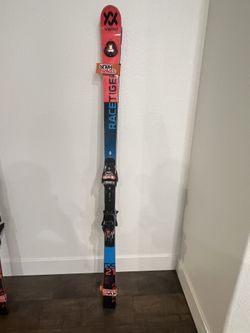Race skis