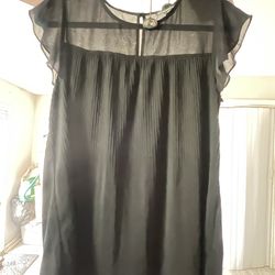 Bundle women tops 1 NWT/ 2 used in good condition