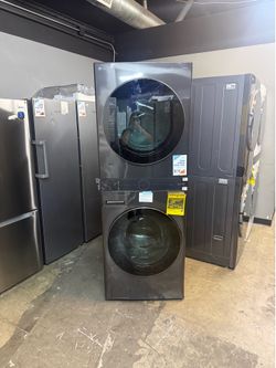 LG - 5.0 Cu. Ft. HE Smart Front Load Washer and 7.4 Cu. Ft. Gas Dryer WashTower with Steam and Center Control - Black Steel 🔥