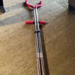 the original walk a roo stilts hours of fun for kids or adults. good condition