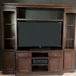 ✨ Ashley Porter 4-Piece Entertainment Center ✨