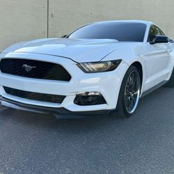 2017 FORD MUSTANG ECOBOOST, TWO OWNERS, LOW MILES, COLD AC 🚘