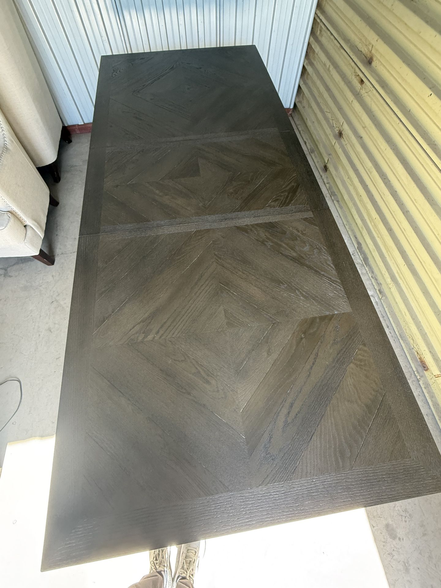 *Beautiful Herringbone Style Table with Leaf!*