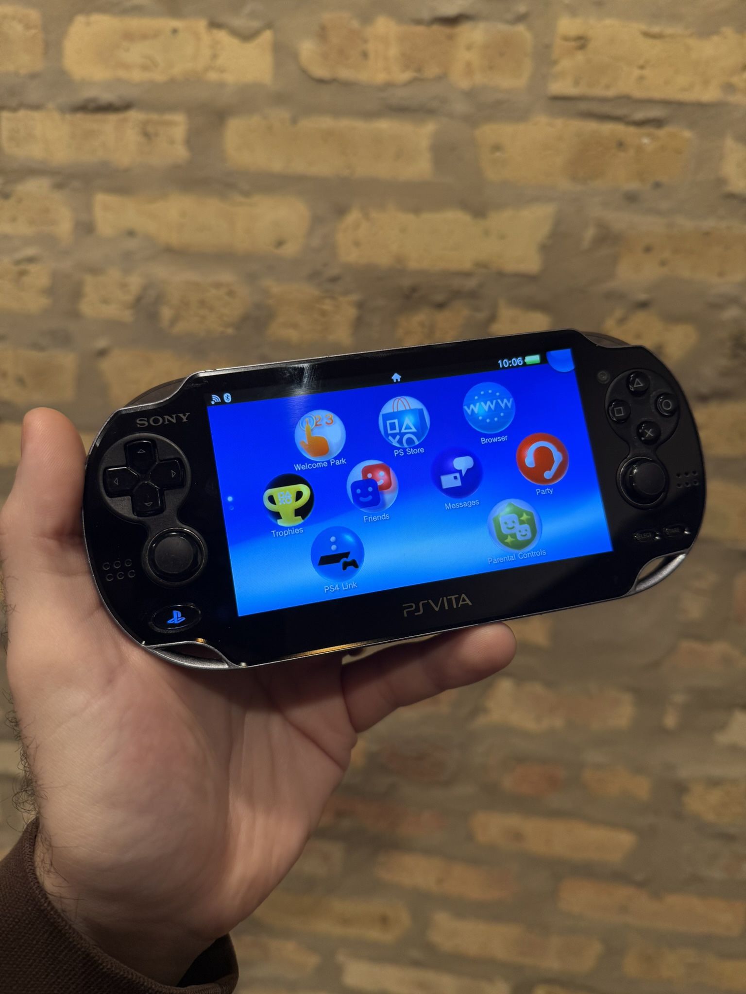 Sony PS VITA OLED 1000 w/ Charger