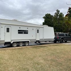 2005 Sandpiper Toyhauler 