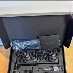 Gigabyte Windforce SFF RTX
5070 Ti 16 GB Original Accessories