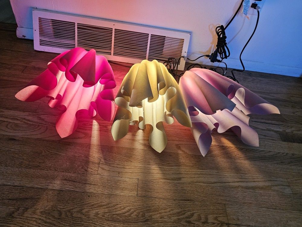 Vintage (?). Molded Ghost/Drape/ Lights *Prove me wrong on the price I'm tired of looking for them*