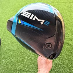 TaylorMade Sim 2 Driver + Cover