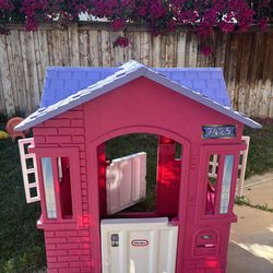 Little Tikes Cottage  Playhouse