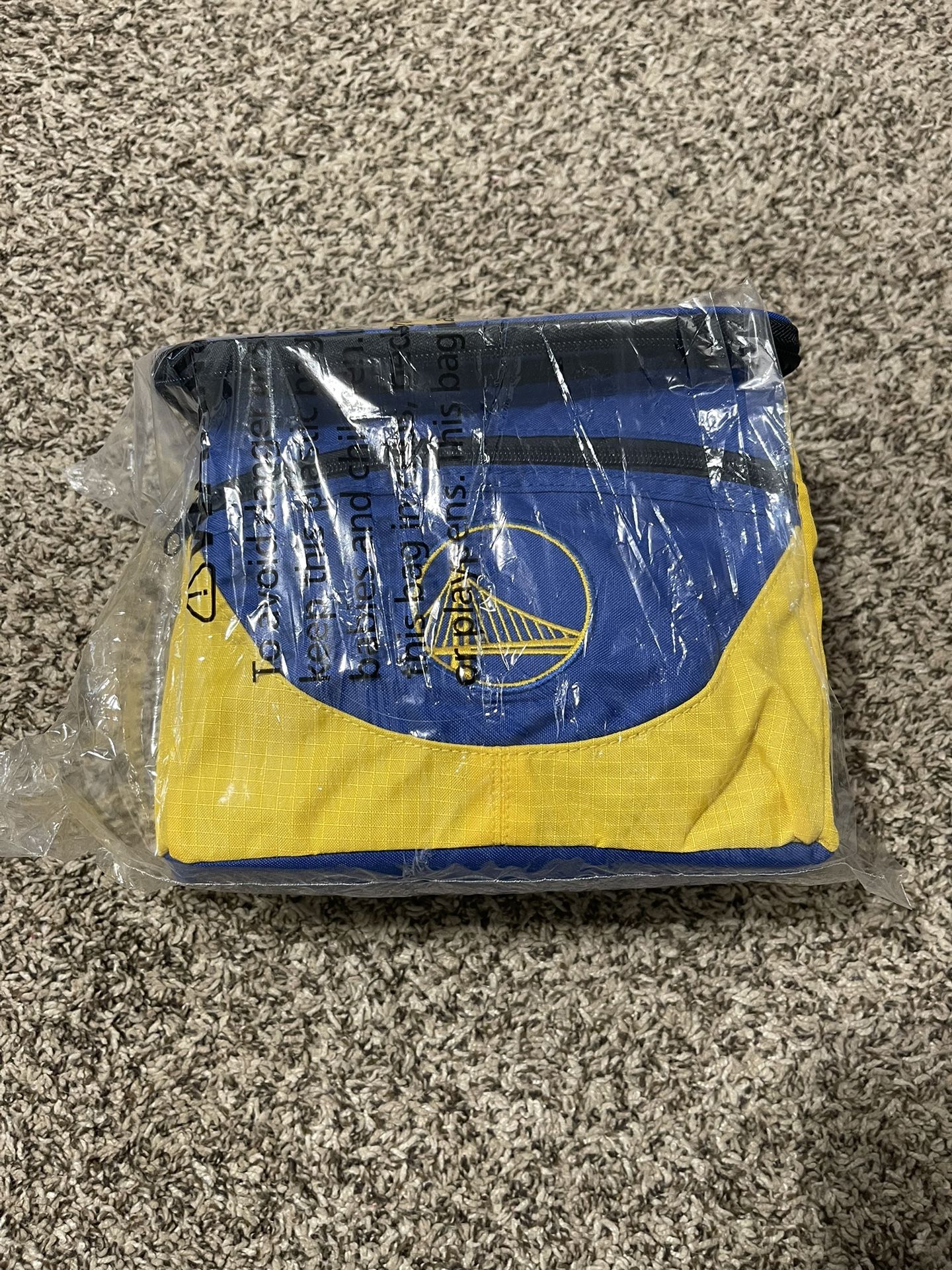 Official NBA Logo Brand Golden State Warriors Insulated Lunch Cooler with Strap