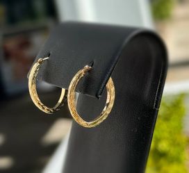 Jewelry 10k hollow yellow gold half oval hoop earrings 0.80g