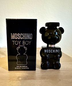 Moschino toy boy opened