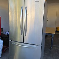 Refrigerator kitchen aid moving out sale