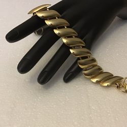 Beautiful & Elegant, Statement Link Gold Tone Bracelet NWOT