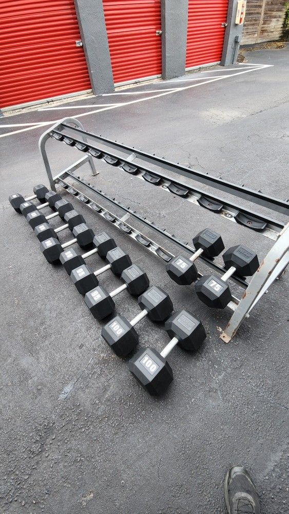 Hex Dumbells SET 75s To 100s. Delivery For Extra
( 1050 POUNDS TOTAL)$950.
NOT SOLD SEPARATELY