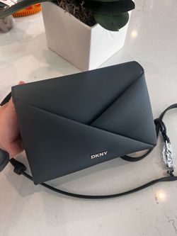 DKNY Black Shoulder bag/ Crossbody Bag/Magnetic/Zip, Long Strap/ Pockets