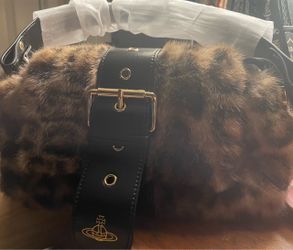 Purse handbag with gold chain