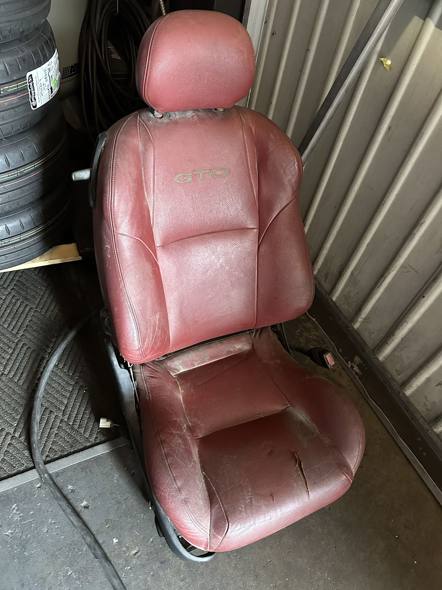 05 GTO Passenger Seat