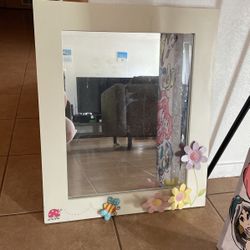 Girls Mirror W Flowers 