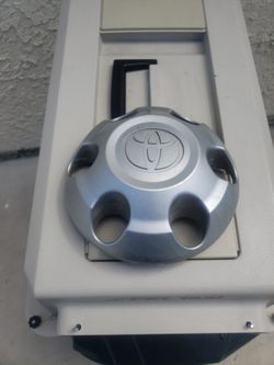 Toyota Tacoma Hub Cap Only 1 2005-2015