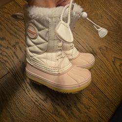 Little Girl Snow Boots Size 5 Kombu