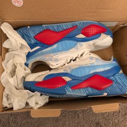 Puma Shoes Size 5.5 Youth 