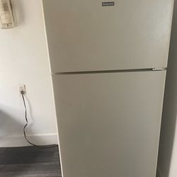Hot Point Refrigerator 
