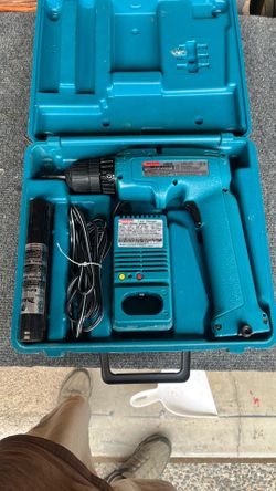 Makita Cordless Drill/Charger Set