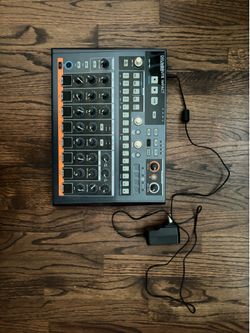 Arturia Drumbrute Impact drum machine