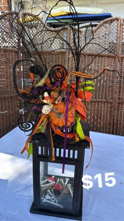 Halloween Decorated Lantern Centerpiece
