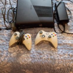 Xbox 360 Console With Game & Controllers