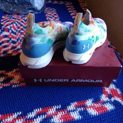 Size 9m/10.5w Under Armour Like New Shoes