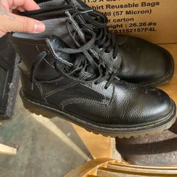 Doc  Martin boots size 9 men lightly worn